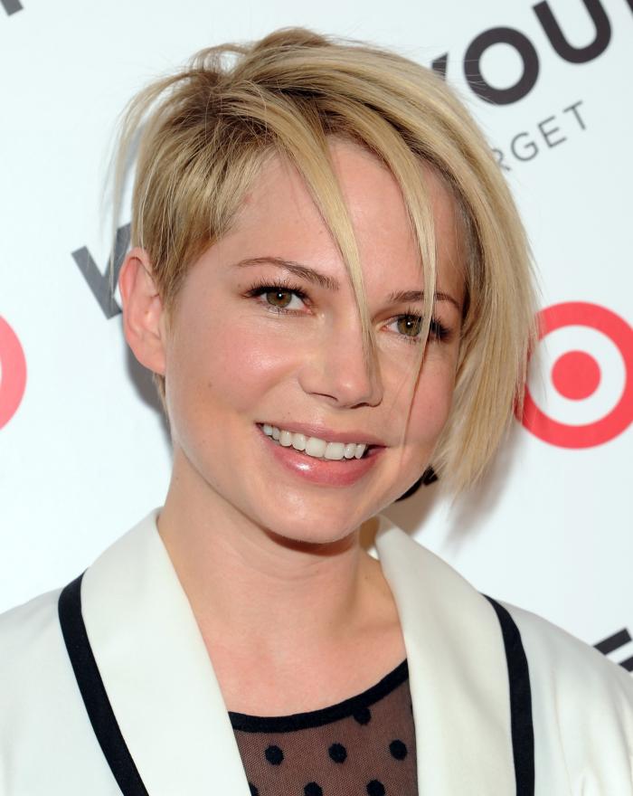 Best-Short-Hairstyles-for-round-faces