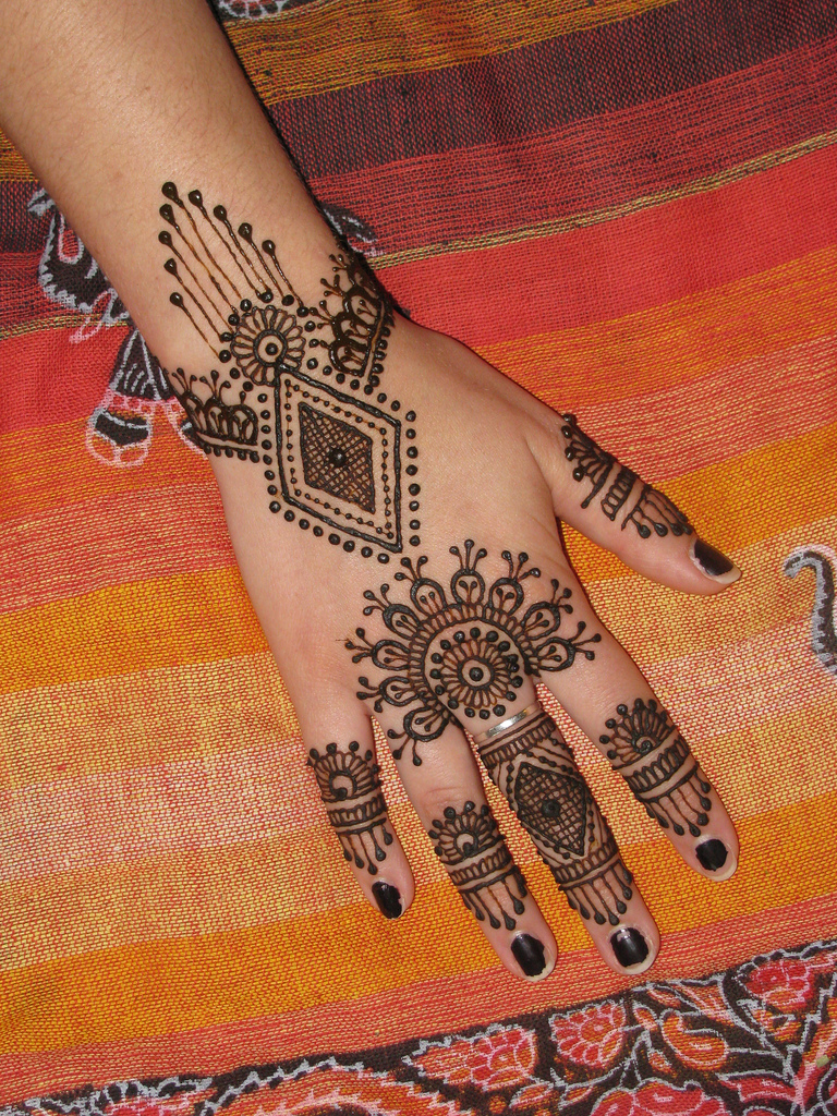Henna on hand from Asha Savla book Mehandi Party
