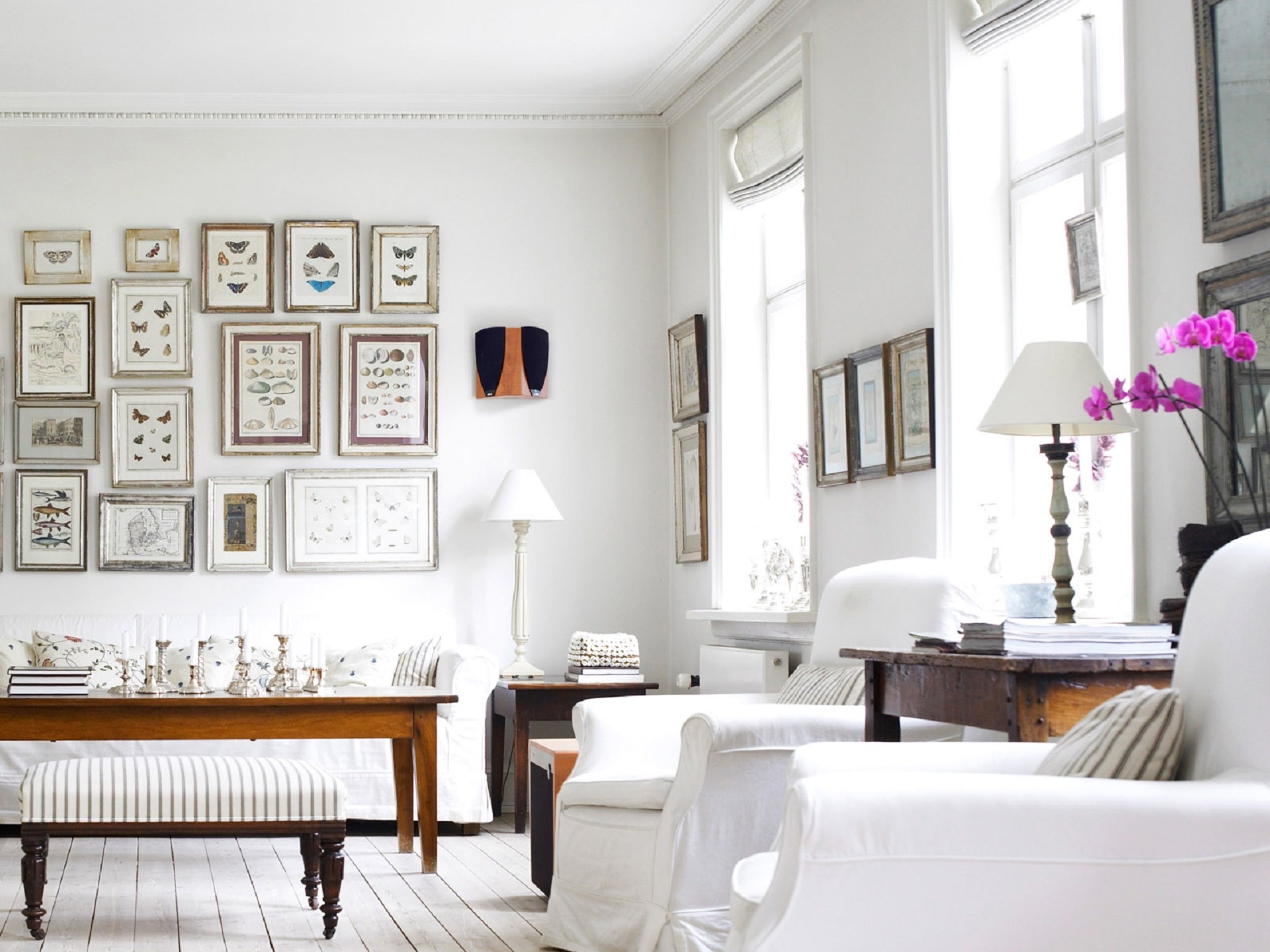 Modern-Vintage-Home-Decor-Ideas-For-White-Living-Room-Design