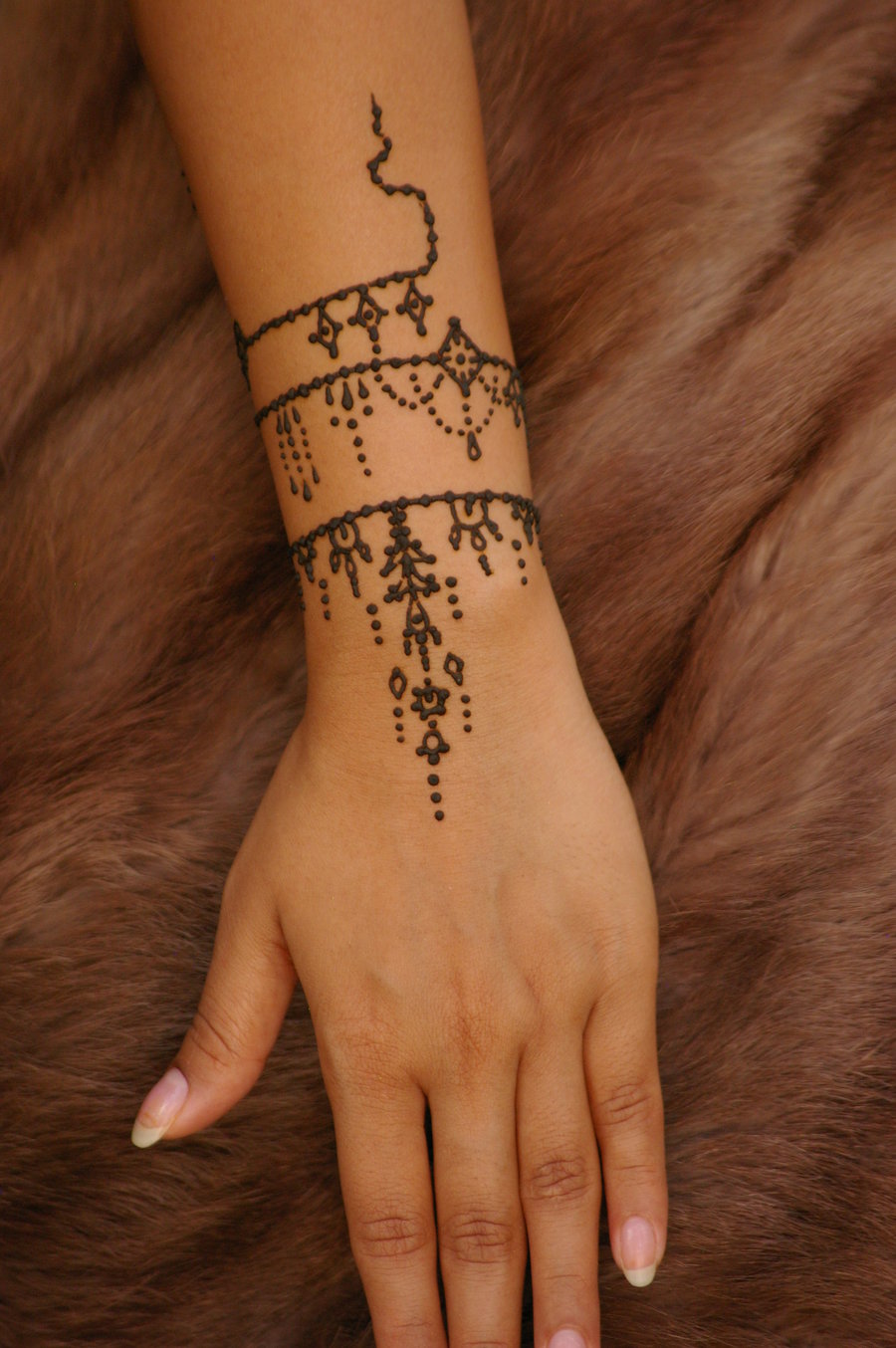 Simple Hand Henna Tattoo