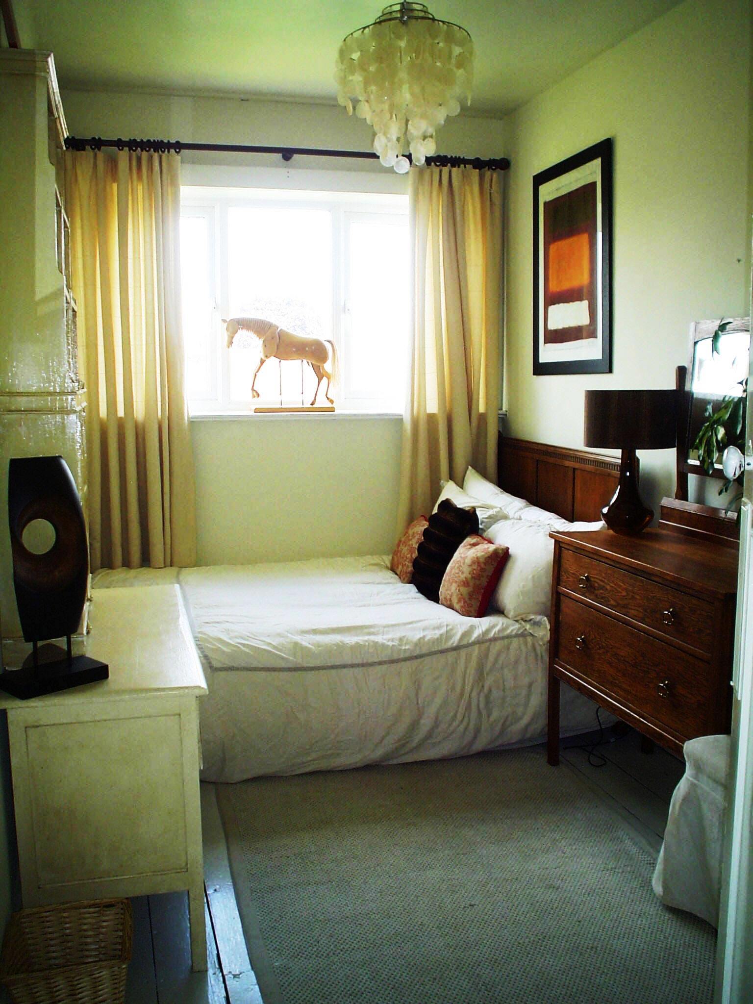 Bedroom With White Bedding