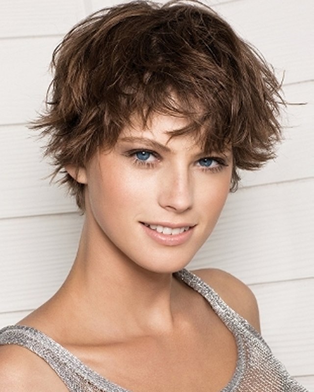 The-Sporty-short-hairstyles-for-round-faces