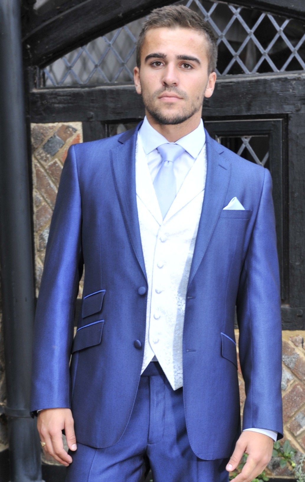 Wedding-Tom-Blue-suit