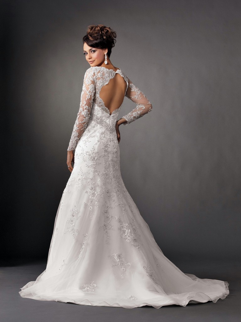 backless-lace-wedding-dress-with-long-sleeves
