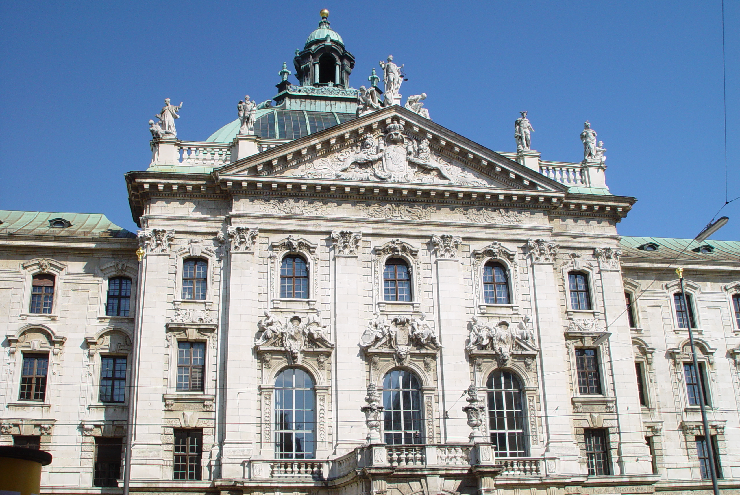 baroque-palace-of-justice-munich