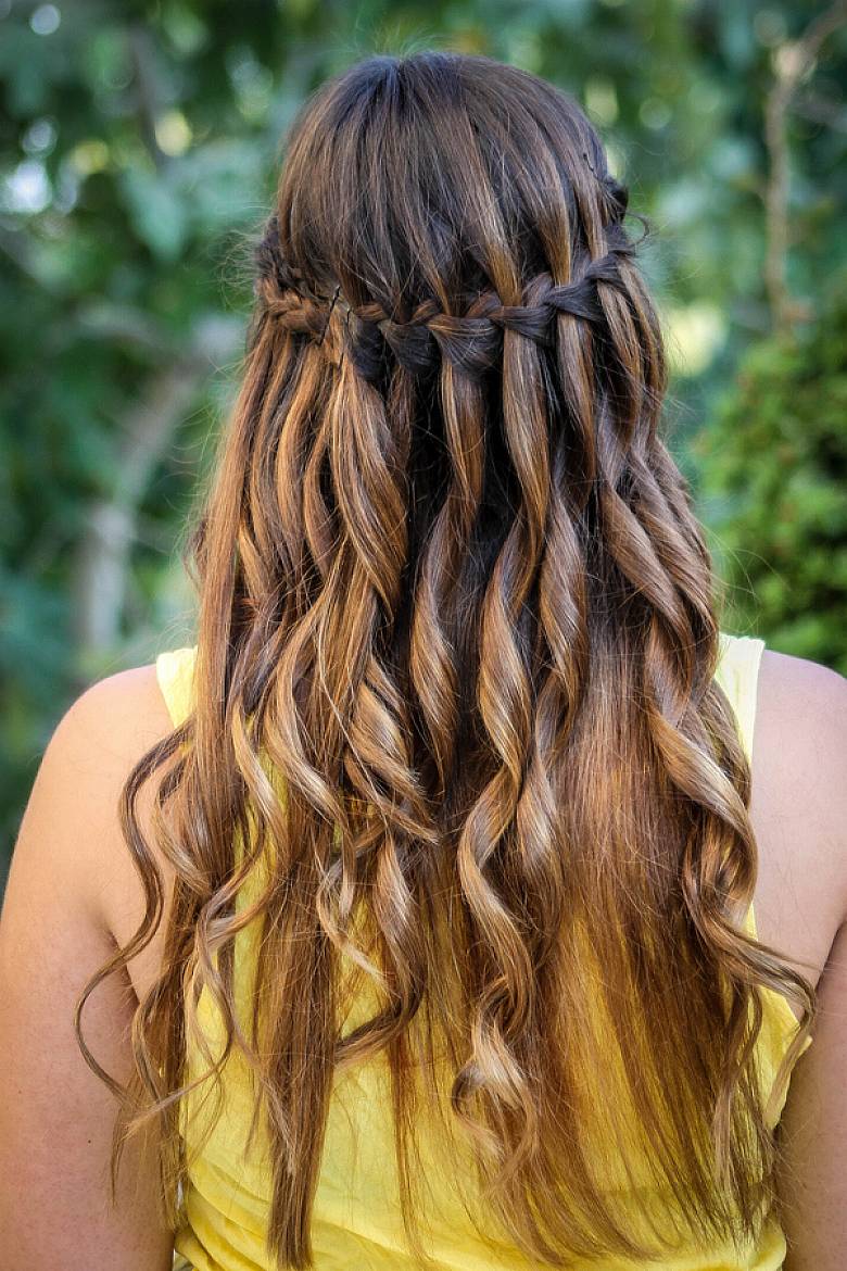 cute-hairstyles-with-braids-and-curls