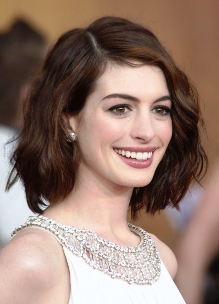 Short Hair For Oval Shaped Faces  Short Hairstyle 2013