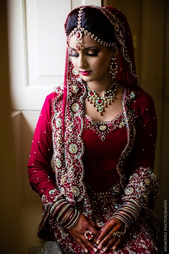 indian-brides-love-the-jewelry