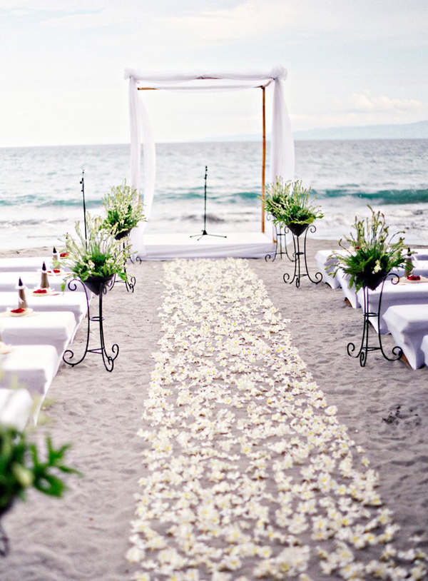 romantic-beach-wedding-party-ideas