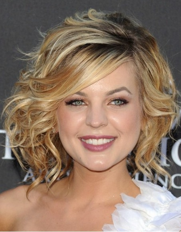 short-curly-hairstyles-for-round-face