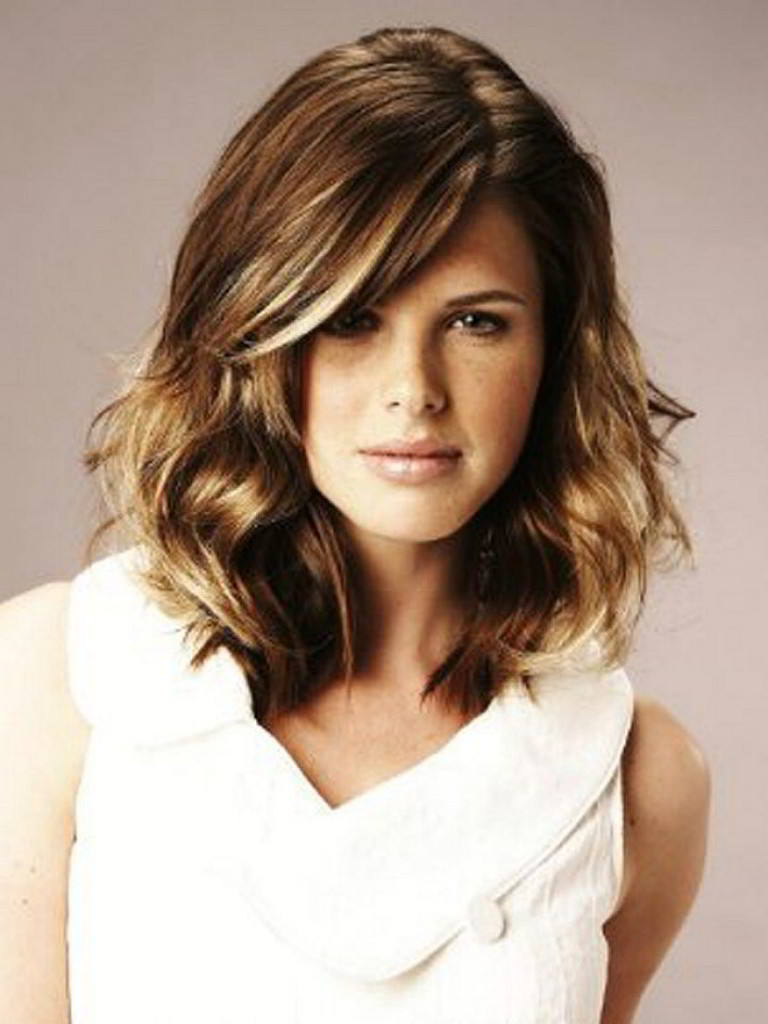 short-haircuts-for-oval-faces-and-wavy-hair