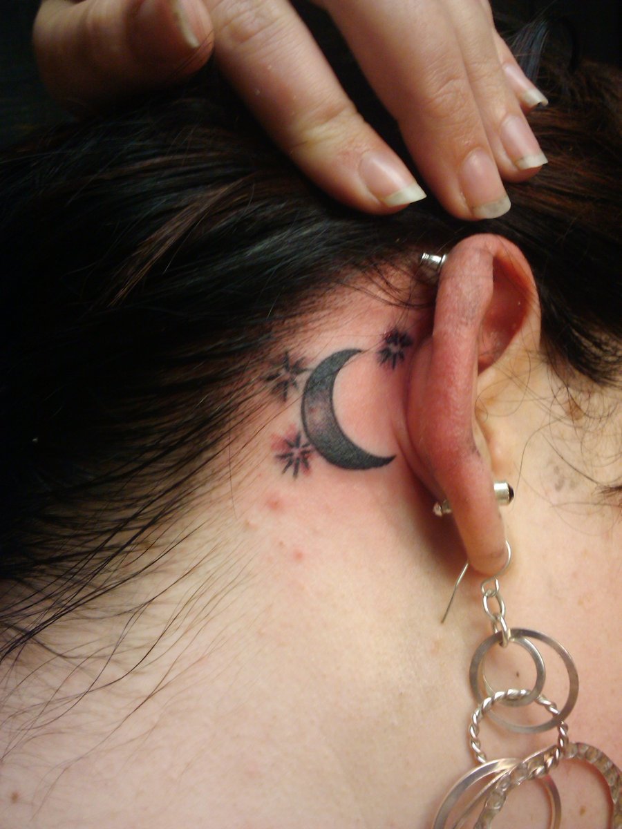 Half-Moon-Tattoo
