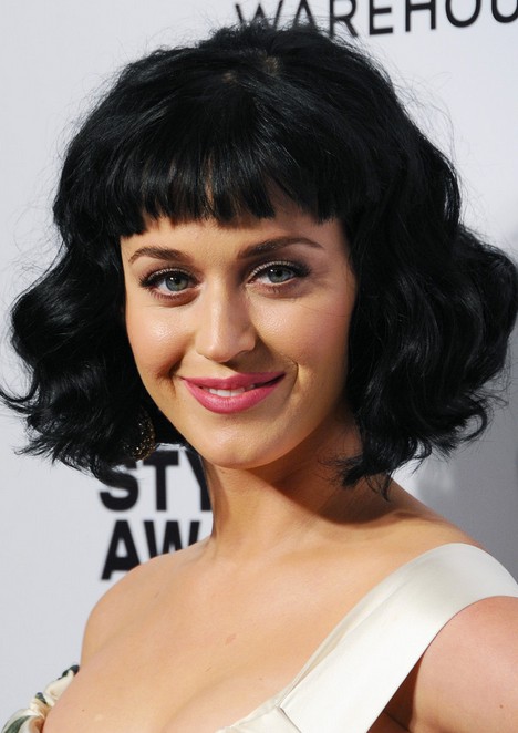 Katy-Perry-Short-Black-Wavy-Hairstyle-with-Blunt-Bangs-for-Women