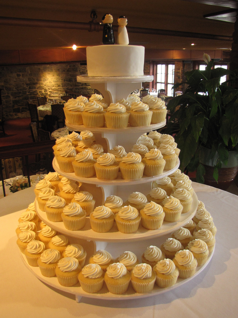Old Montreal Wedding Cupcakes