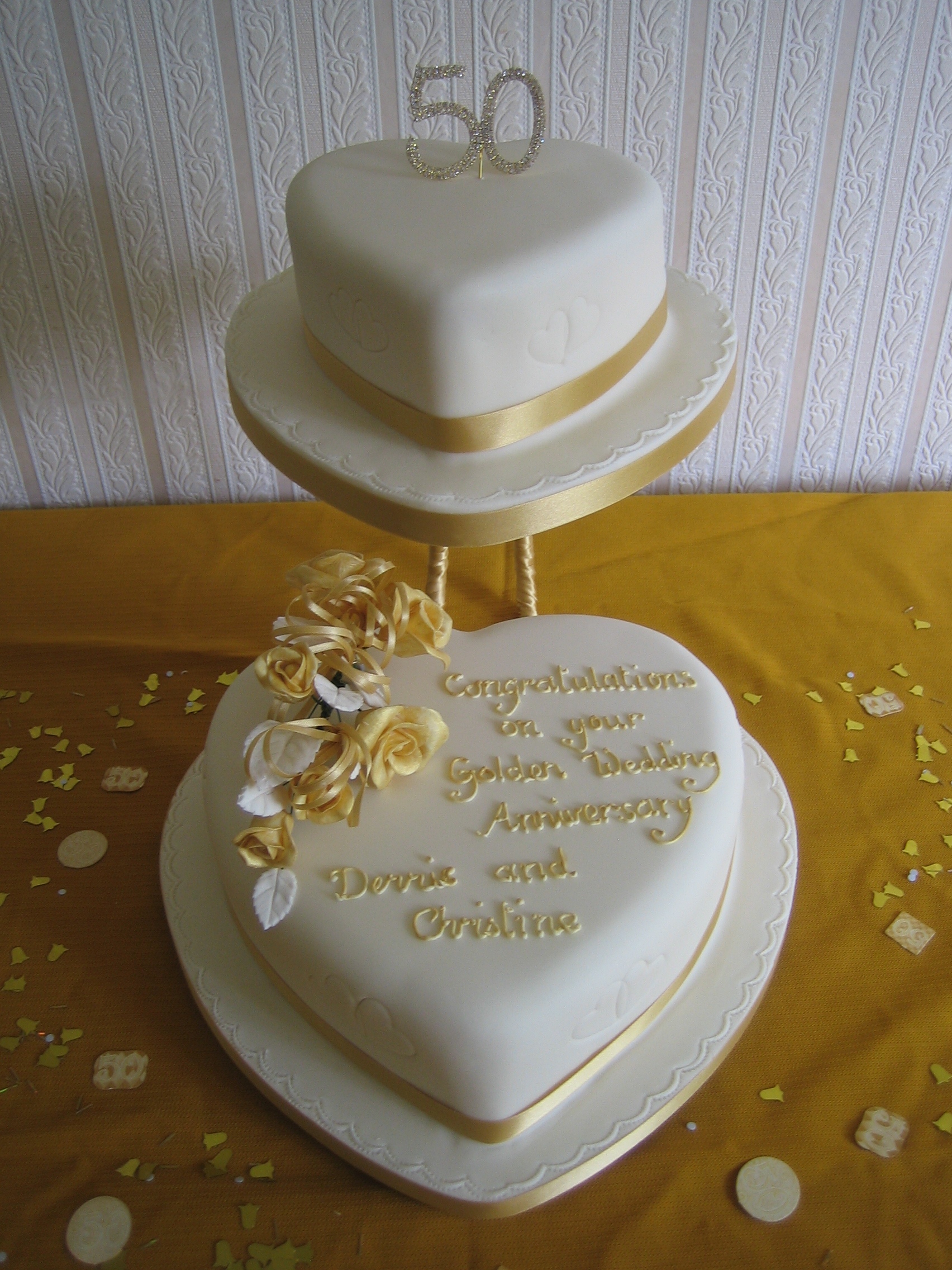 Stand-Wedding-Cakes-50th-Anniversary