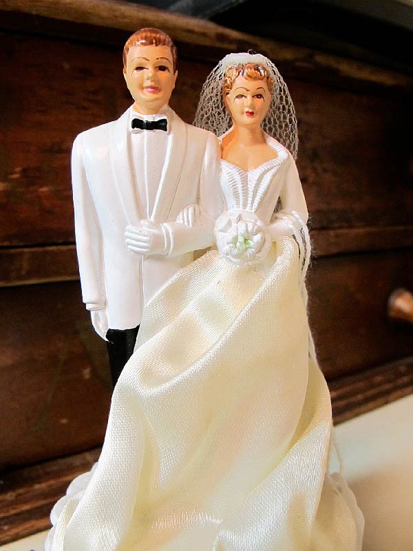 Vintage-Wedding-Cake-Topper-inspiration