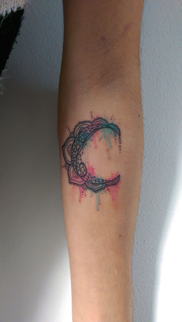 Watercolor-moon-tattoo