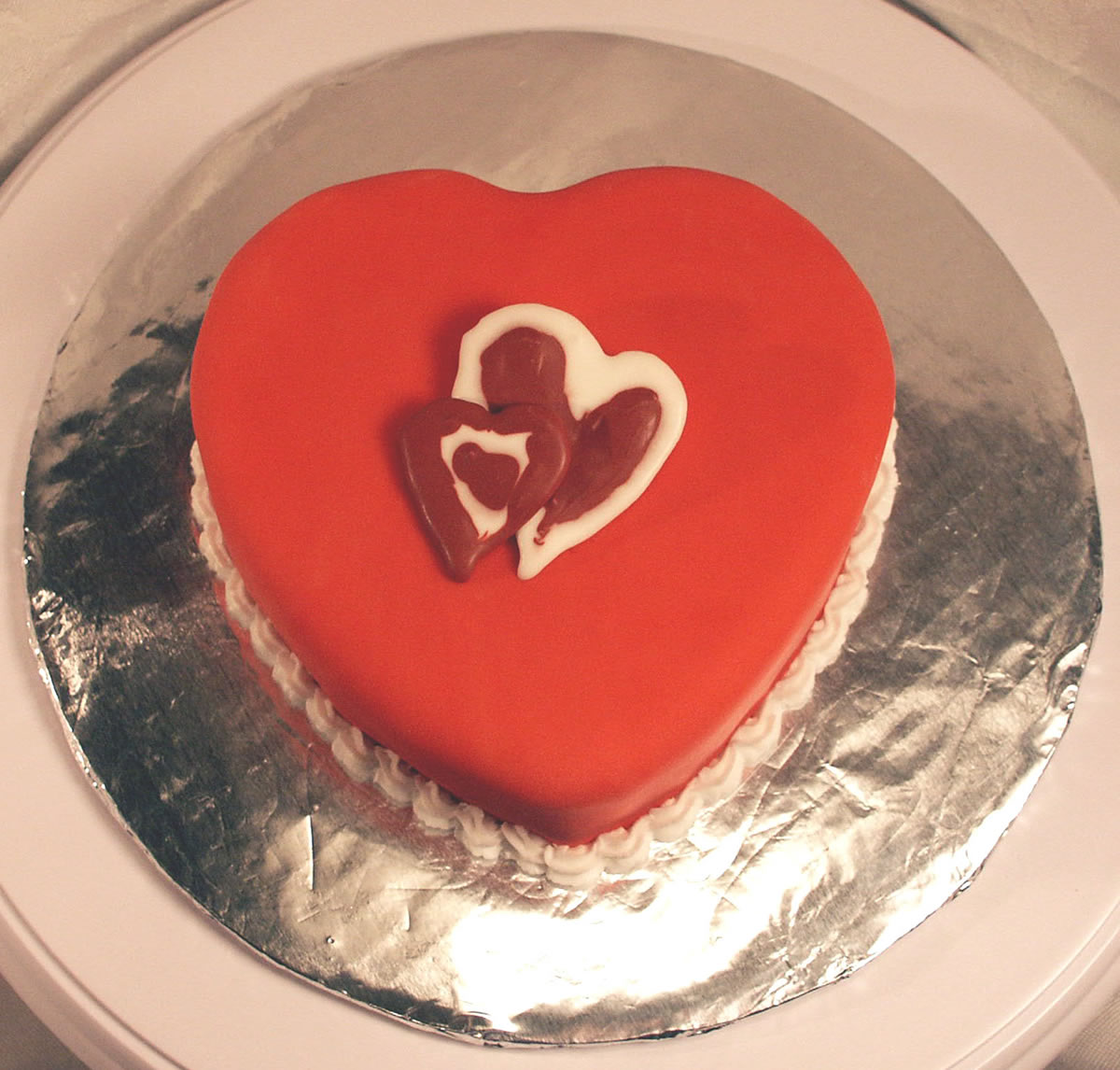chocolate_heart_cake