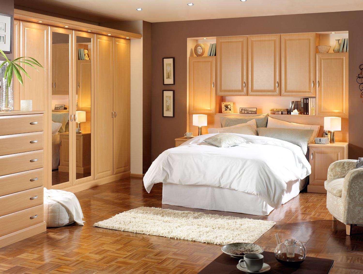 fantastic-romantic-bedroom-decorating-models-small-interior