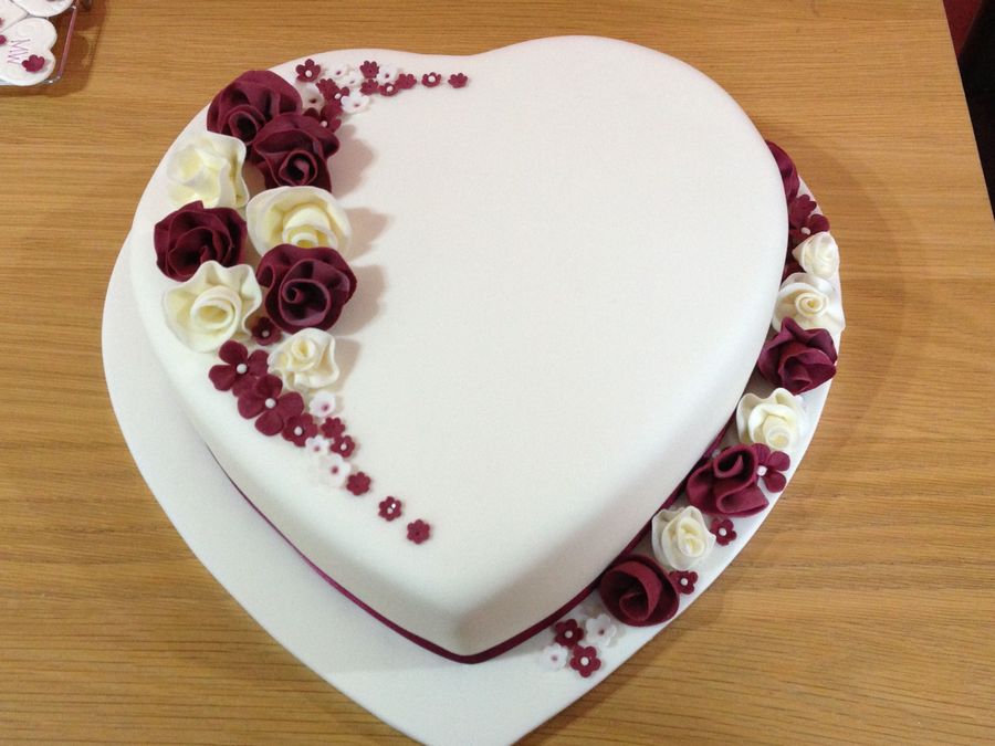 one tier heart shape cake