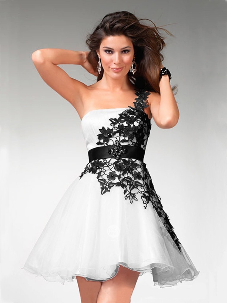 party-dresses-for-women-over-30