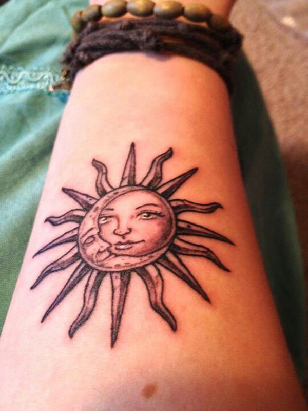 sun-moon-tattoos-women