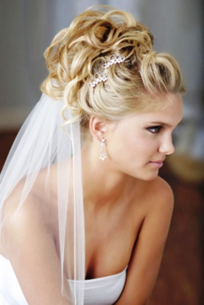 wedding-hairstyle-with-veil