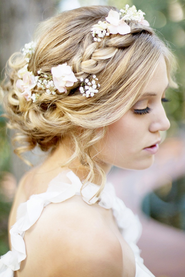 wedding-updos-with-veil-and-crown