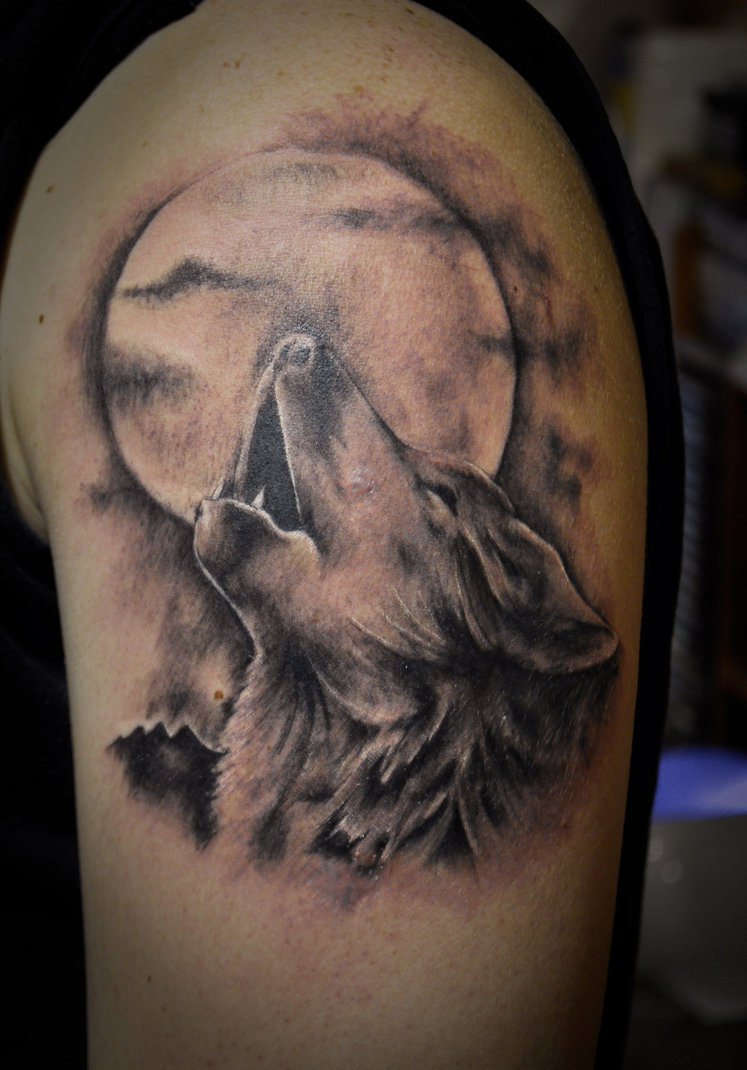 wolf_and_moon_tattoo
