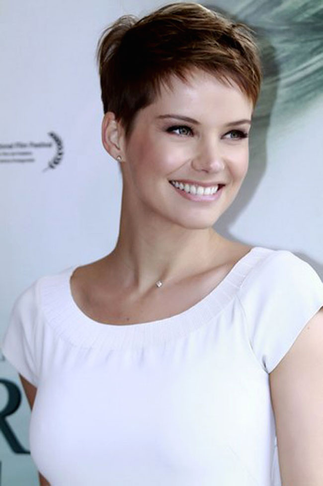 Celebrity-pixie-haircuts