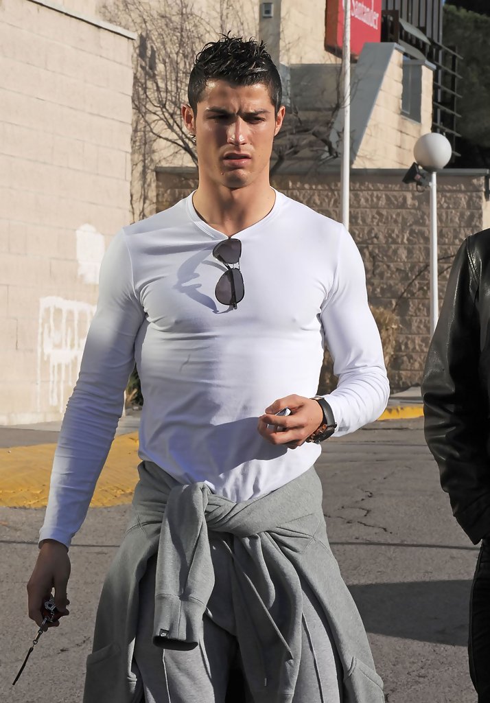 Cristiano+Ronaldo+Short+Hairstyles+Spiked+1