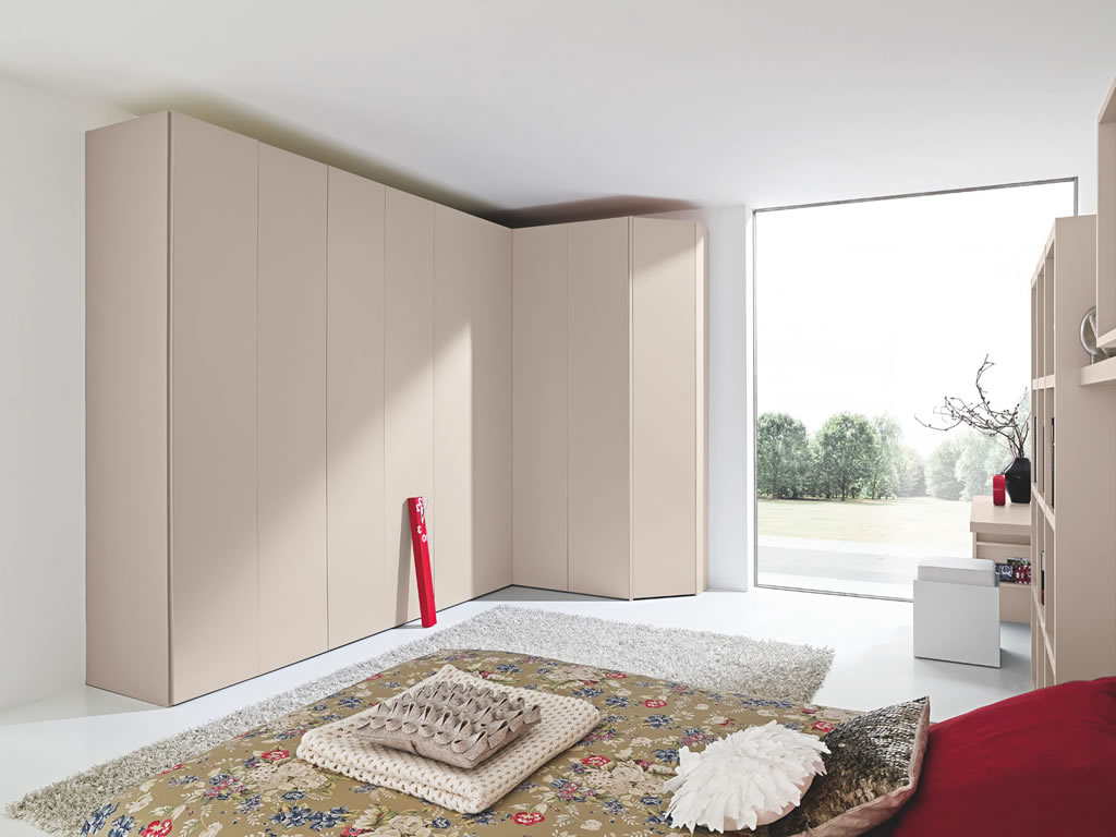 Modern-Italian-Bedroom-Furniture-Design-of-Aliante-Wardrobe-Combi-by-Venier