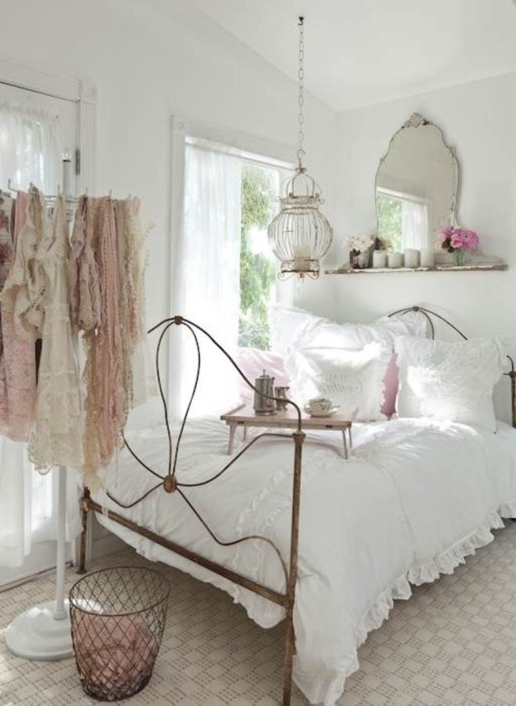 Shabby-Chic-Bedroom-Decorating-Ideas-For-Young-Women-Trendy