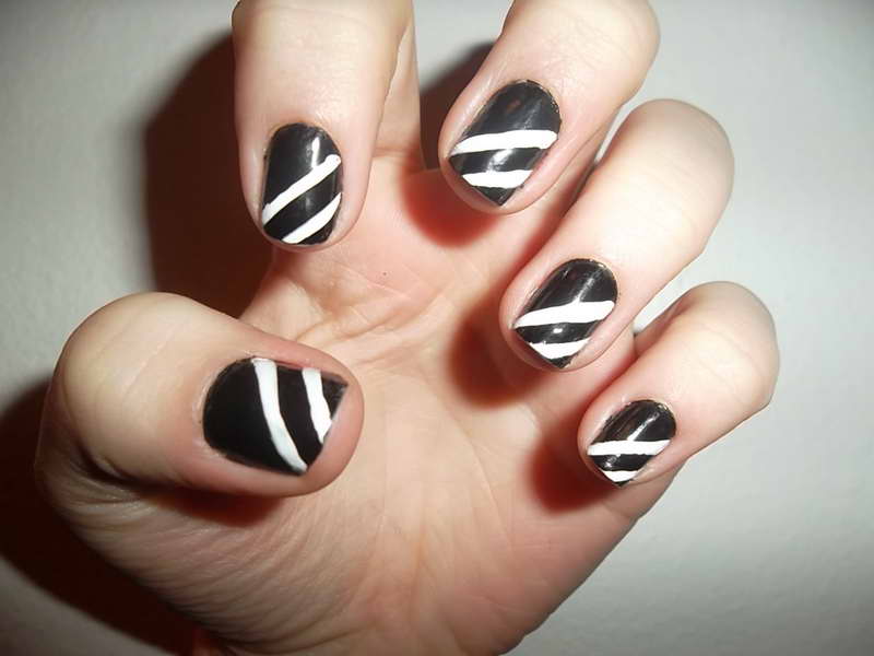 Simple-Black-White-Nail-Art-Designs-And-Ideas-2015