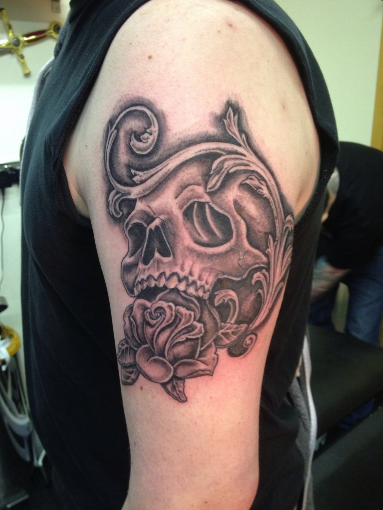 Skull with rose and filigree
