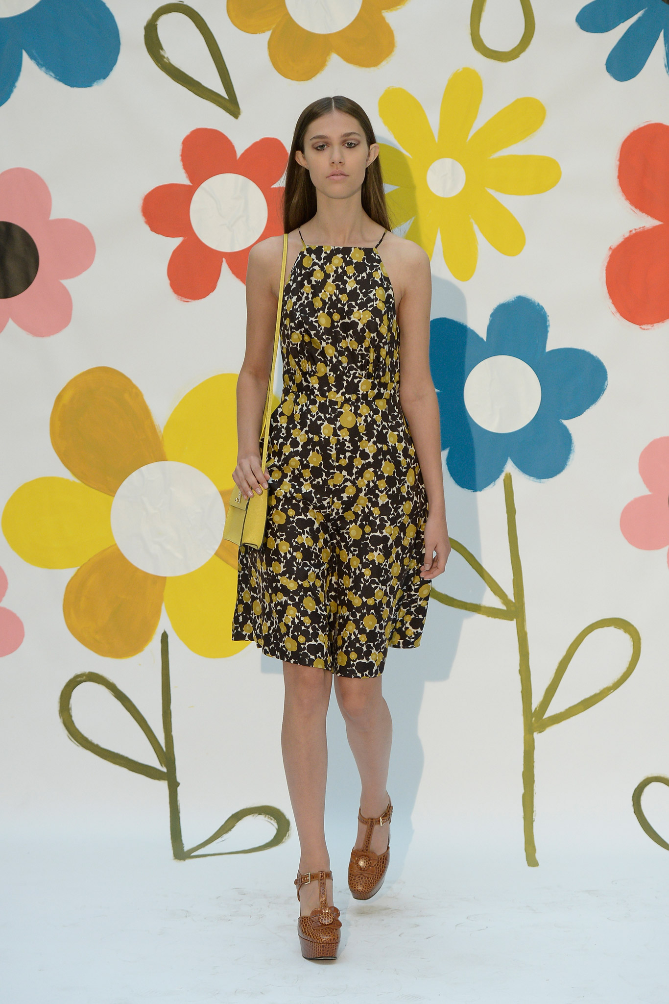 Sleeveless-Dresses-Are-In-Style-For-Spring-Summer-2015