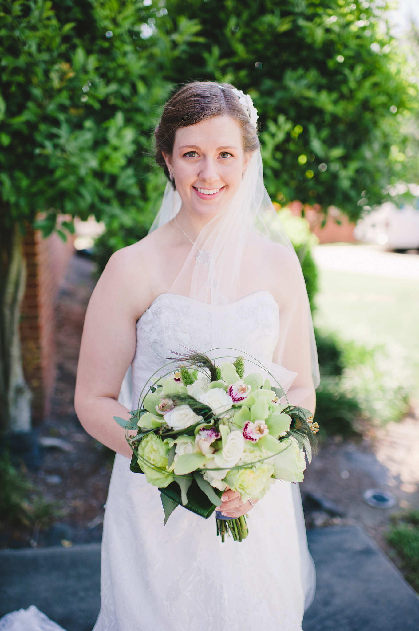 The bride and her beautiful bouquet