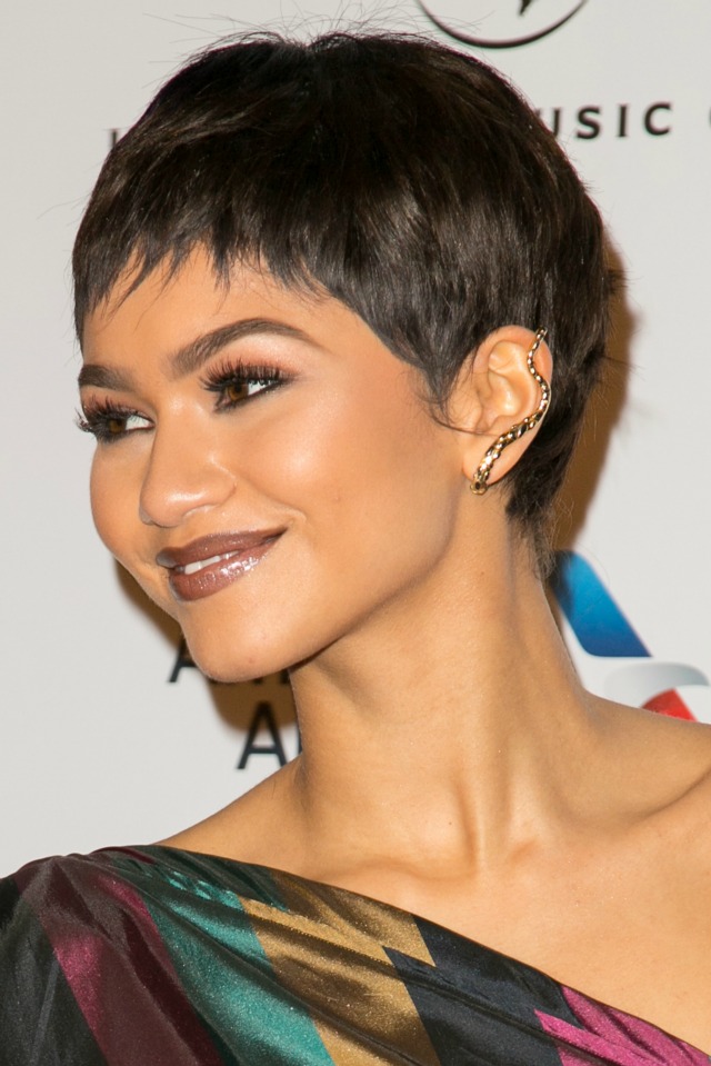 Zendaya-2015-Grammy-Awards-makeup-pixie-cut-hair
