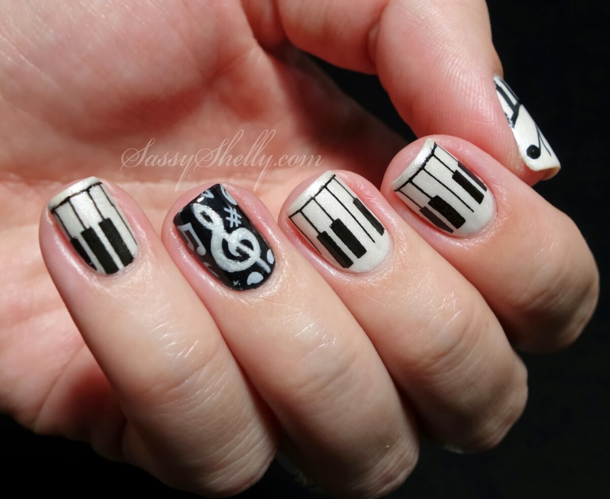 black-and-white-nail-art-pictures