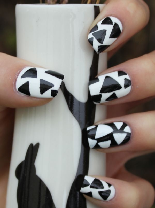 black-and-white-nail-art