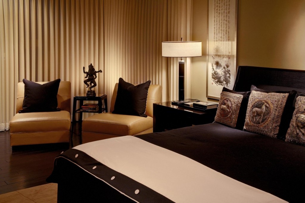 delightful-master-bedroom-decorating-ideas-with-lightining-decor