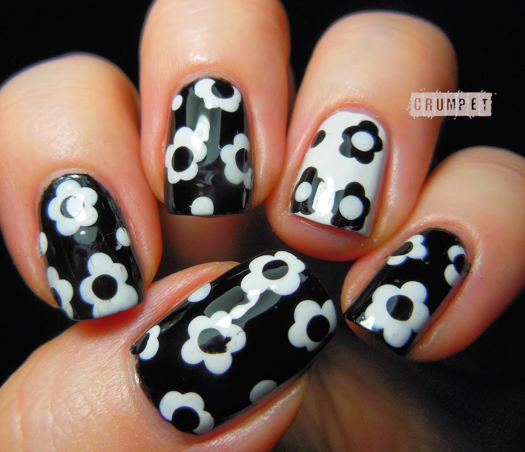 digital-dozen-black-white-nail-art-flowers-dots