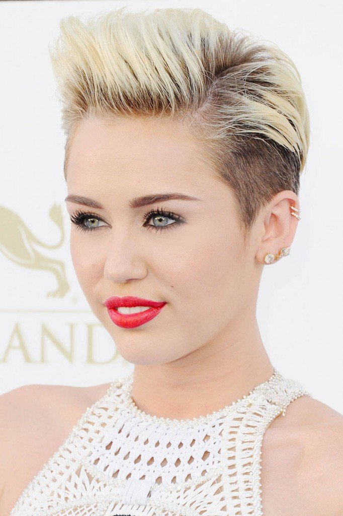 elle-pixie-cuts-miley-cyrus