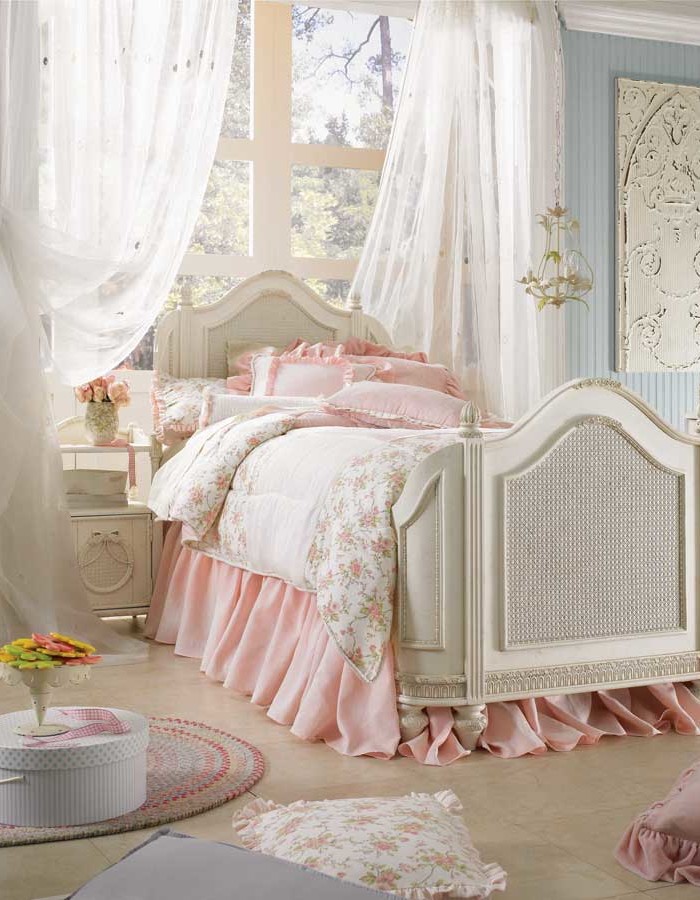 fabulous-unique-shabby-chic-bedroom-ideas-with-pink-bed-cover