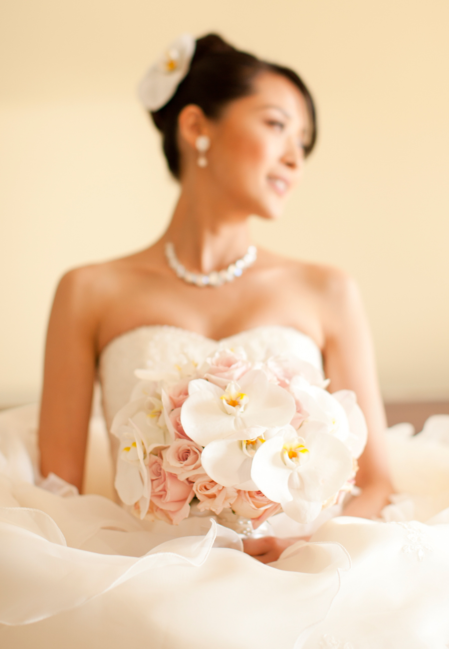 gorgeous-white-orchid-blush-roses-bridal-bouquet