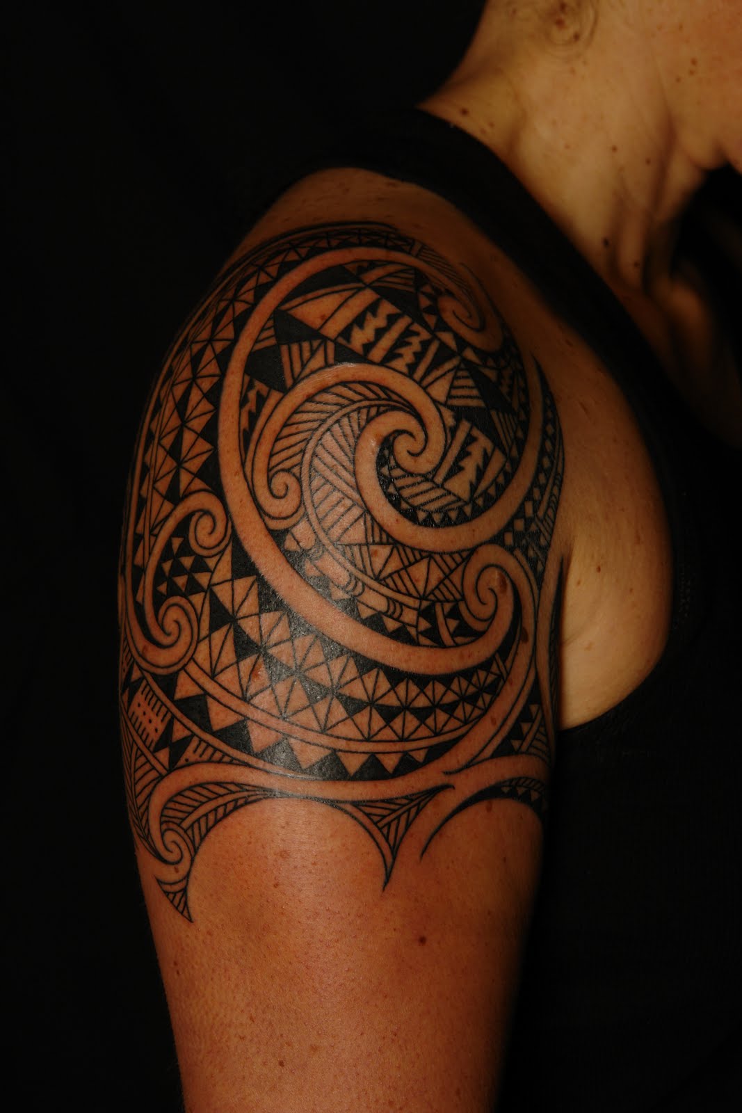 hawaiian-maori-tattoo-on-shoulder
