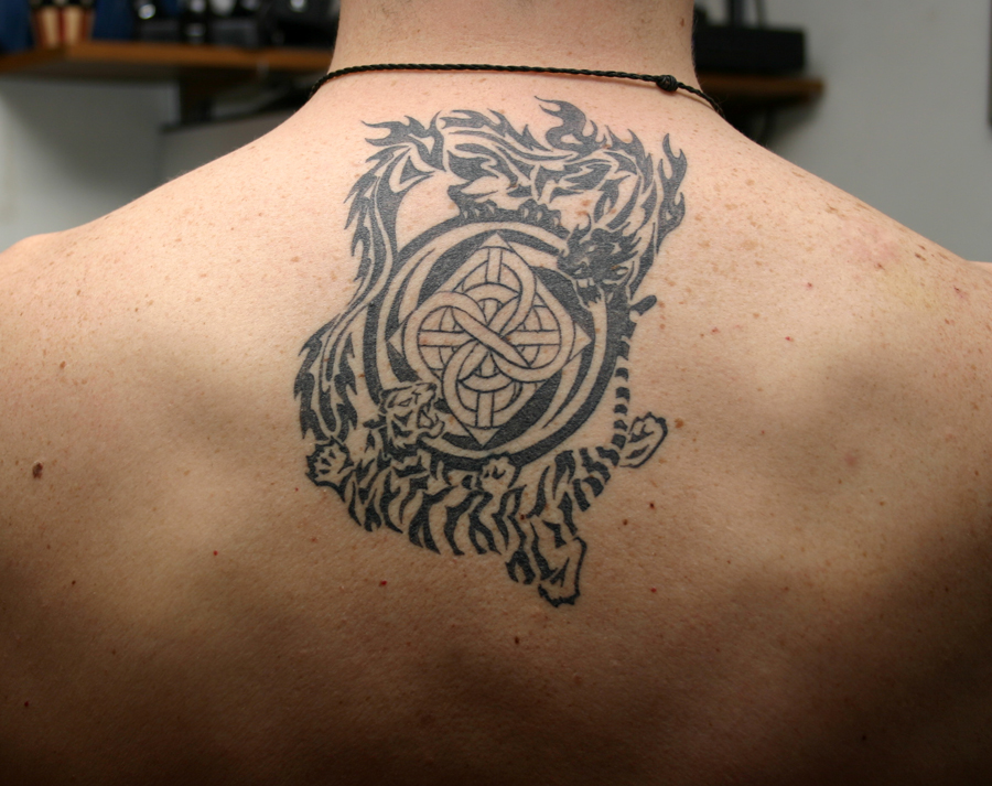 men-tattoos-on-back-upper-back-tattoo-ideas-for-men