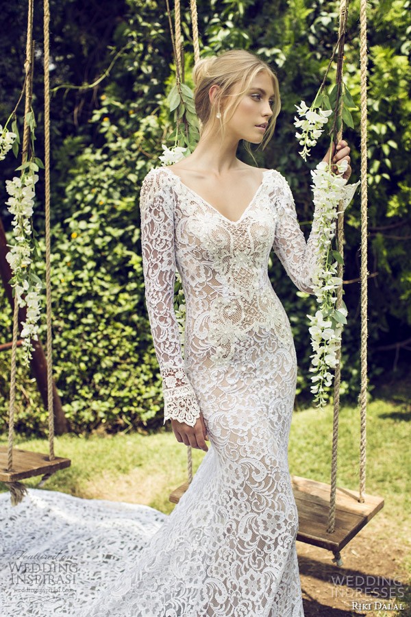 riki-dalal-bridal-2015-long-sleeve-lace-wedding-dress-1512-bodice-close-up