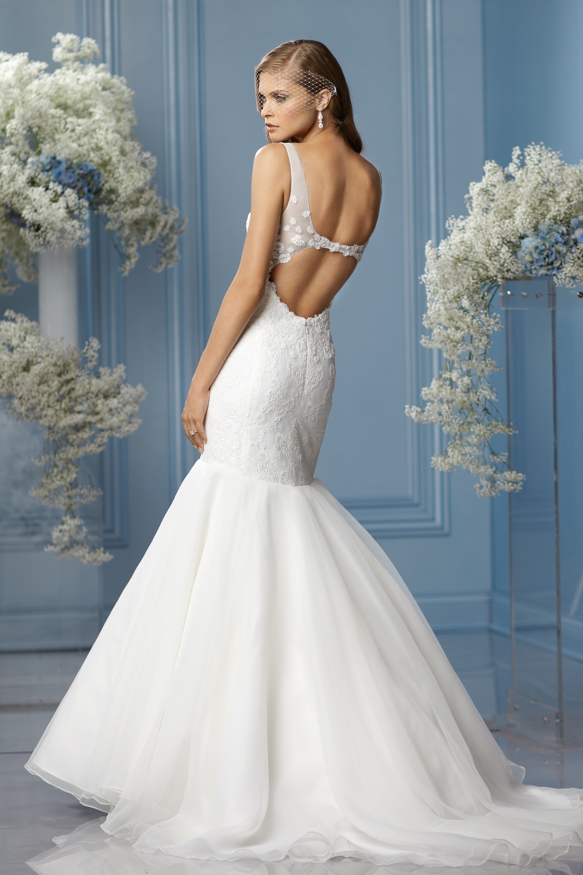 sexy-mermaid-wedding-dresses-minimalist-design