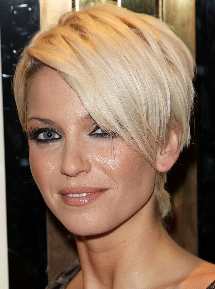 short-hairstyles-for-fine-hair-and-fat-round-faces